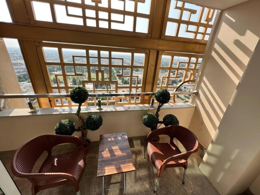 Sunset Luxury Gold Crest Mall Residency Λαχόρη Εξωτερικό φωτογραφία